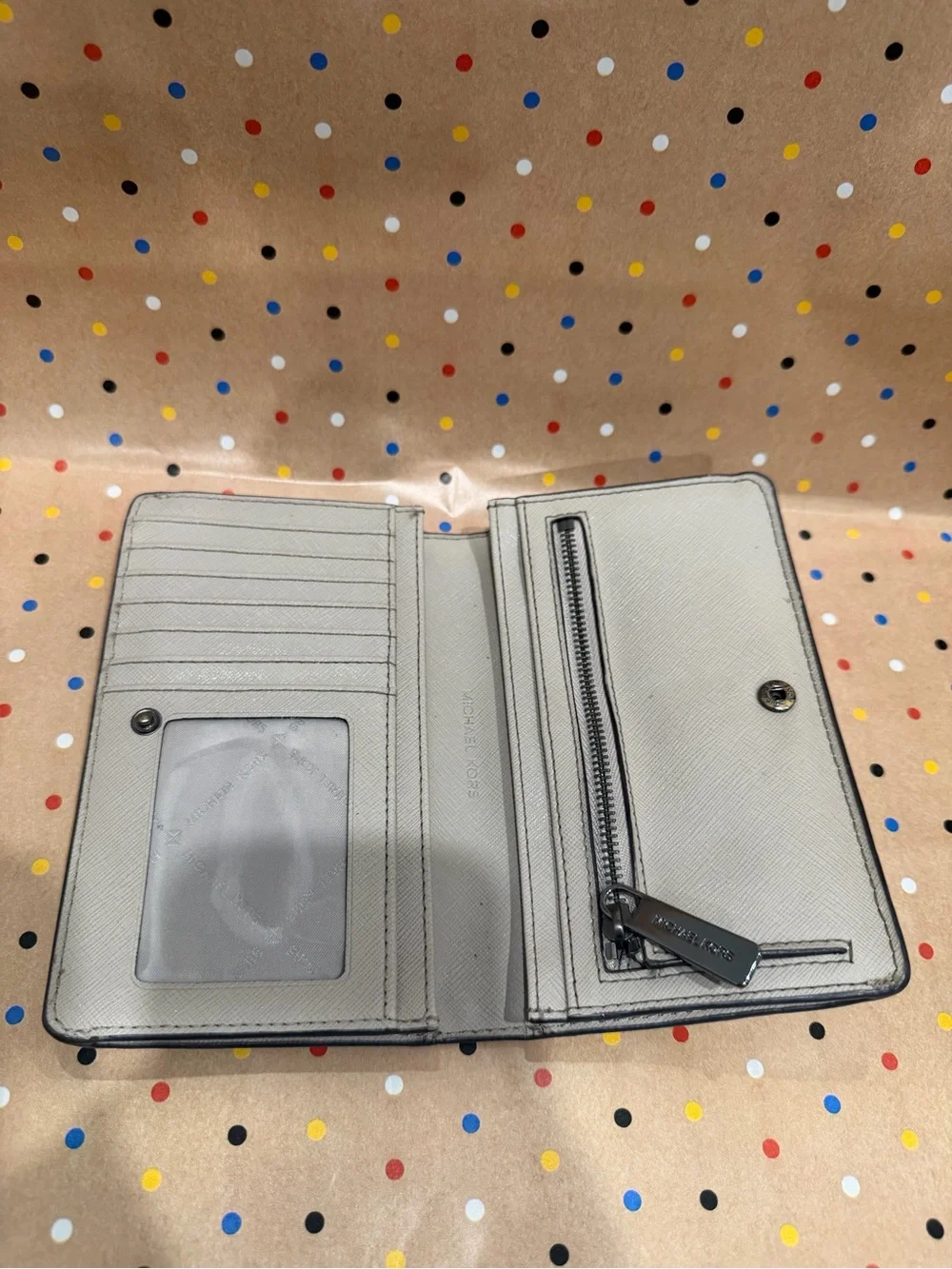 MICHAEL KORS Light Cream Leather Zip Wallet with Silver Logo